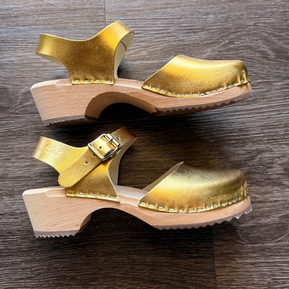 Lotta's Gold Clog Sandal Size 26 - Picture 4 of 4